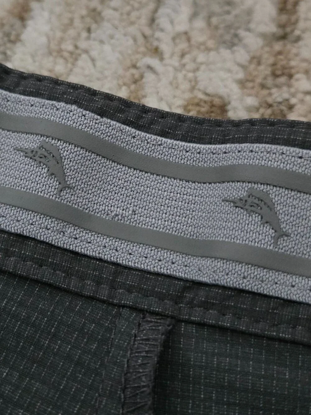 Tommy Bahama Chip Shot Shorts Mens Grey Rip Stop Pattern Stretch Performance 36